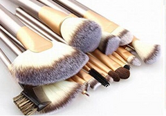 Spot Detonating 121824 White Makeup Brush & Tool Set