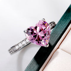 Radiant Heart AAA Zircon Inlaid Ring