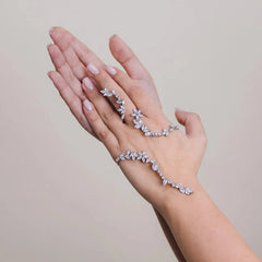 Elegant Leaf Zircon Fashion Bracelet for Women