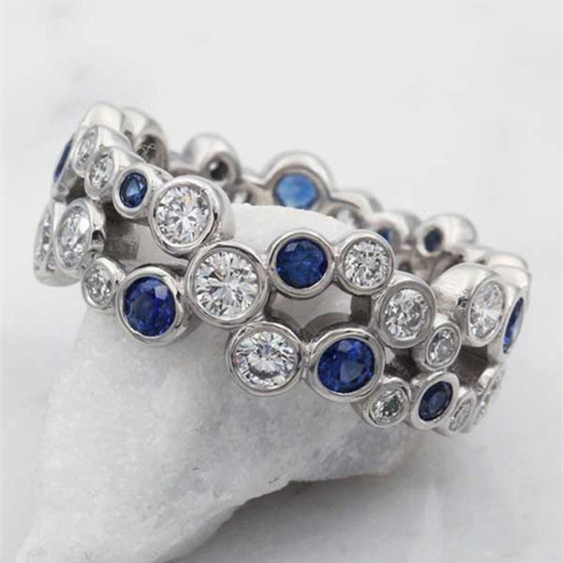 Exquisite Hollow Circle Geometric Ring
