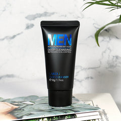 Pure Man Facial Scrub Cleanser (50g)